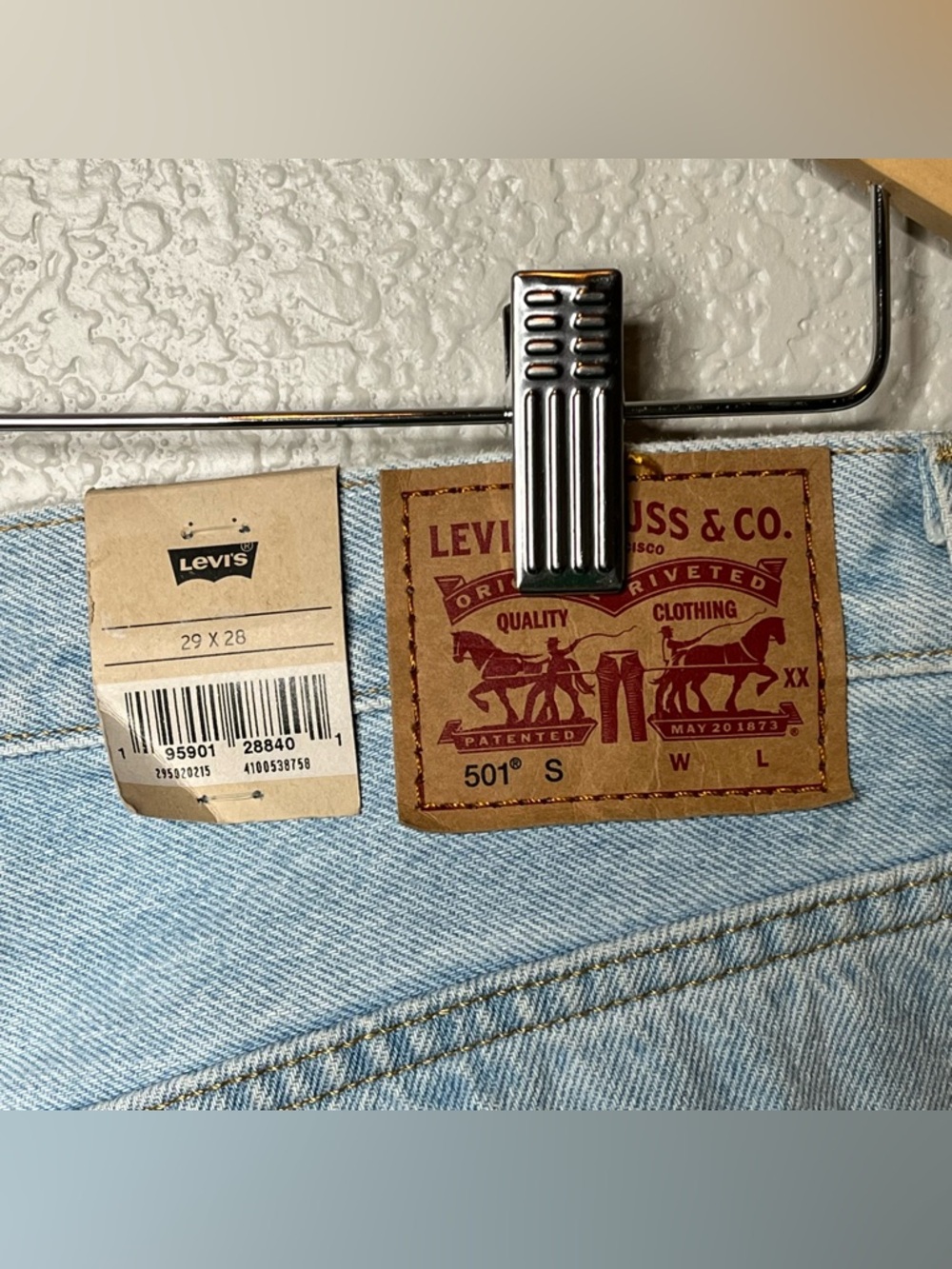 NEW Levi’s 501 Original Fit Light Wash Jeans 29x28 Distressed Straight Leg NWT - Picture 5 of 11